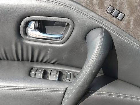 Used 2022 Nissan Armada Platinum w/ Captain's Chairs Package RWD image 25