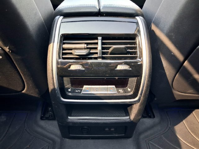 Used 2019 BMW X7 xDrive40i w/ Premium Package AWD/4WD image 25