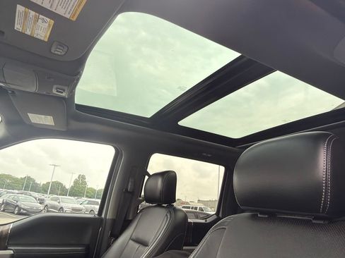 Used 2018 Ford F150 Lariat w/ Equipment Group 502A Luxury AWD/4WD image 5