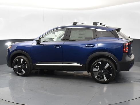 New 2026 Nissan Kicks SR w/ Cold Weather Package image 5