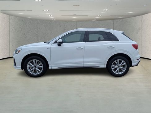 Used 2024 Audi Q3 2.0T Premium image 6