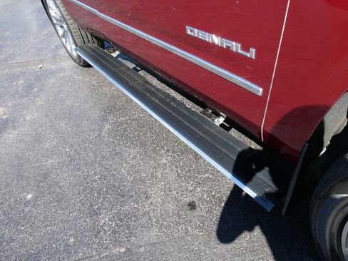 Used 2019 GMC Yukon Denali w/ Denali Ultimate Package image 13