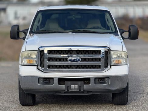 Used 2005 Ford Excursion XLS RWD image 5