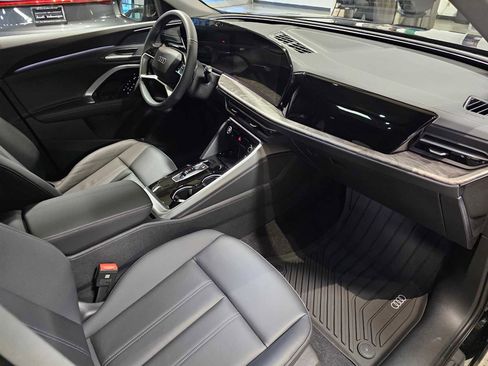 New 2025 Audi Q5 Premium image 12