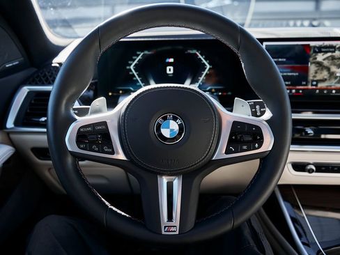 Used 2024 BMW X7 M60i w/ Executive Package AWD/4WD image 65