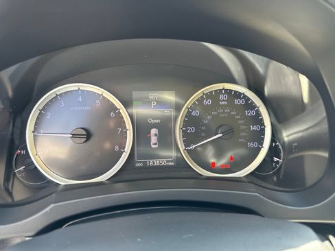 Used 2014 Lexus IS 250 w/ Premium Package RWD image 9