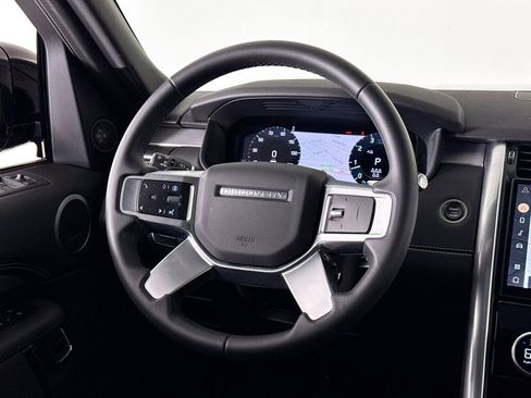 Used 2024 Land Rover Discovery Dynamic SE image 20