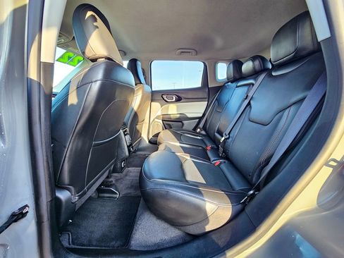 Certified 2022 Jeep Compass Limited image 29