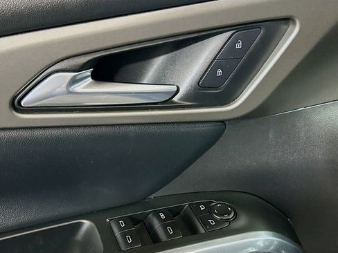 Used 2025 Chevrolet Traverse LT w/ Driver Confidence Package FWD image 15