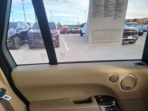 Used 2016 Land Rover Range Rover HSE image 10