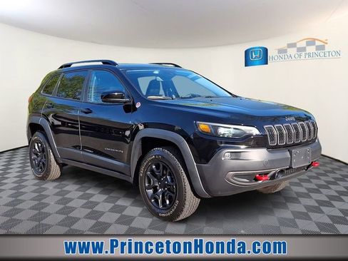 Used 2022 Jeep Cherokee Trailhawk w/ Technology Group B AWD/4WD image 1