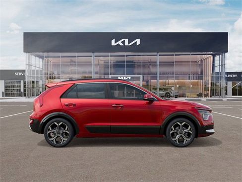 New 2025 Kia Niro SX Touring image 7
