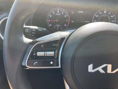 Used 2024 Kia Forte LXS FWD image 27