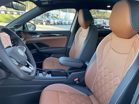 New 2026 Volkswagen Tiguan SEL R-Line image 15