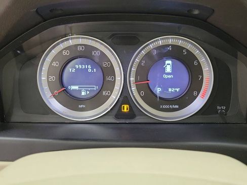 Used 2013 Volvo XC70 3.2 image 24