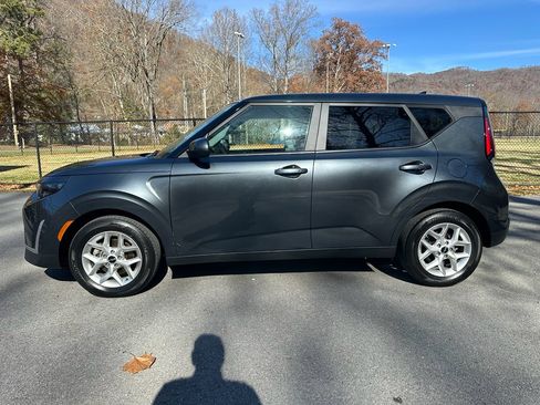 Used 2023 Kia Soul S image 7