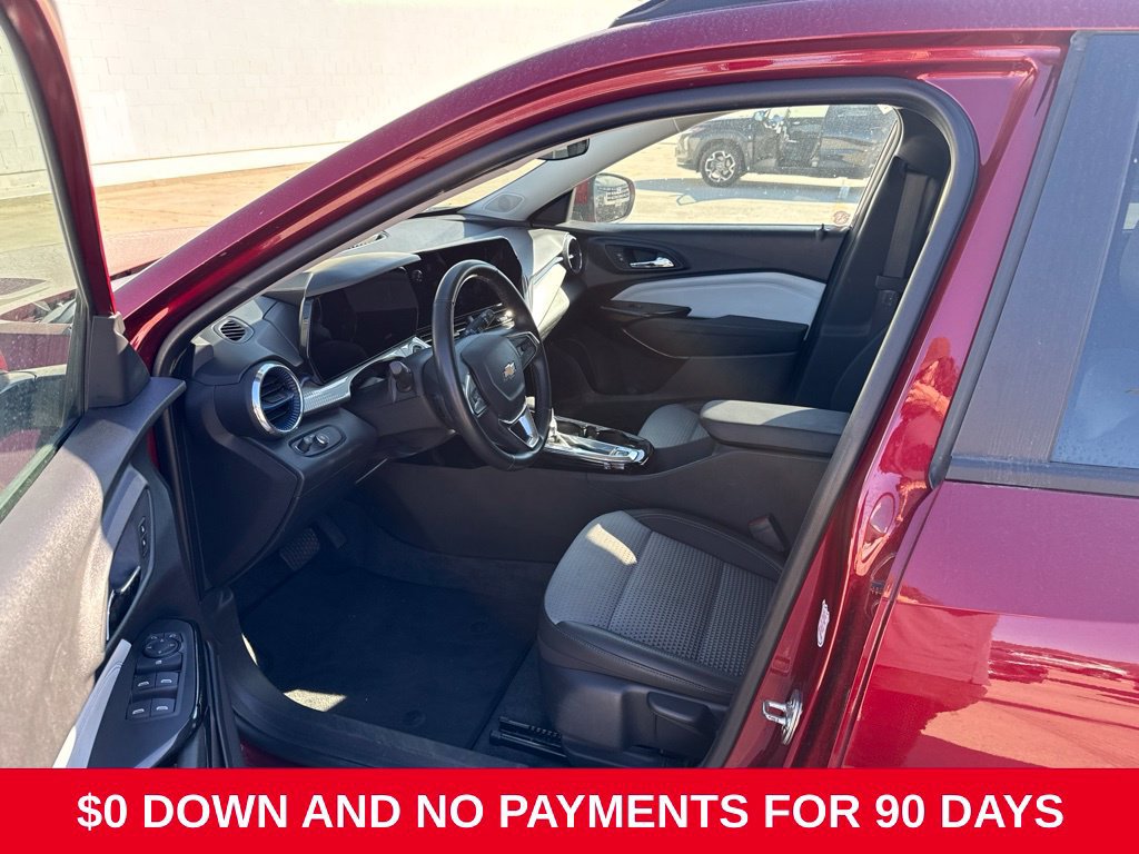 Used 2025 Chevrolet Trax LT w/ LT Convenience Package FWD image 7