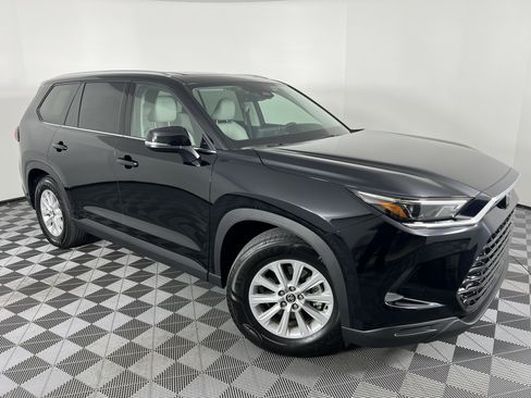 Used 2025 Toyota Grand Highlander AWD Hybrid image 2