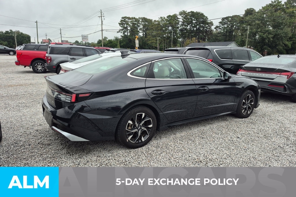 Used 2025 Hyundai Sonata SEL FWD image 3