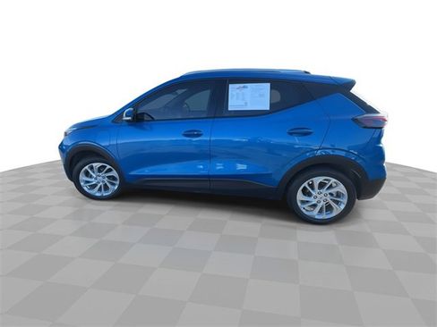 Used 2023 Chevrolet Bolt EUV LT w/ Driver Confidence Package image 6