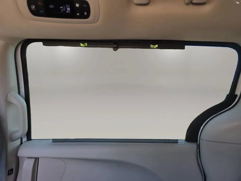 Used 2023 Chrysler Pacifica Touring-L FWD image 37