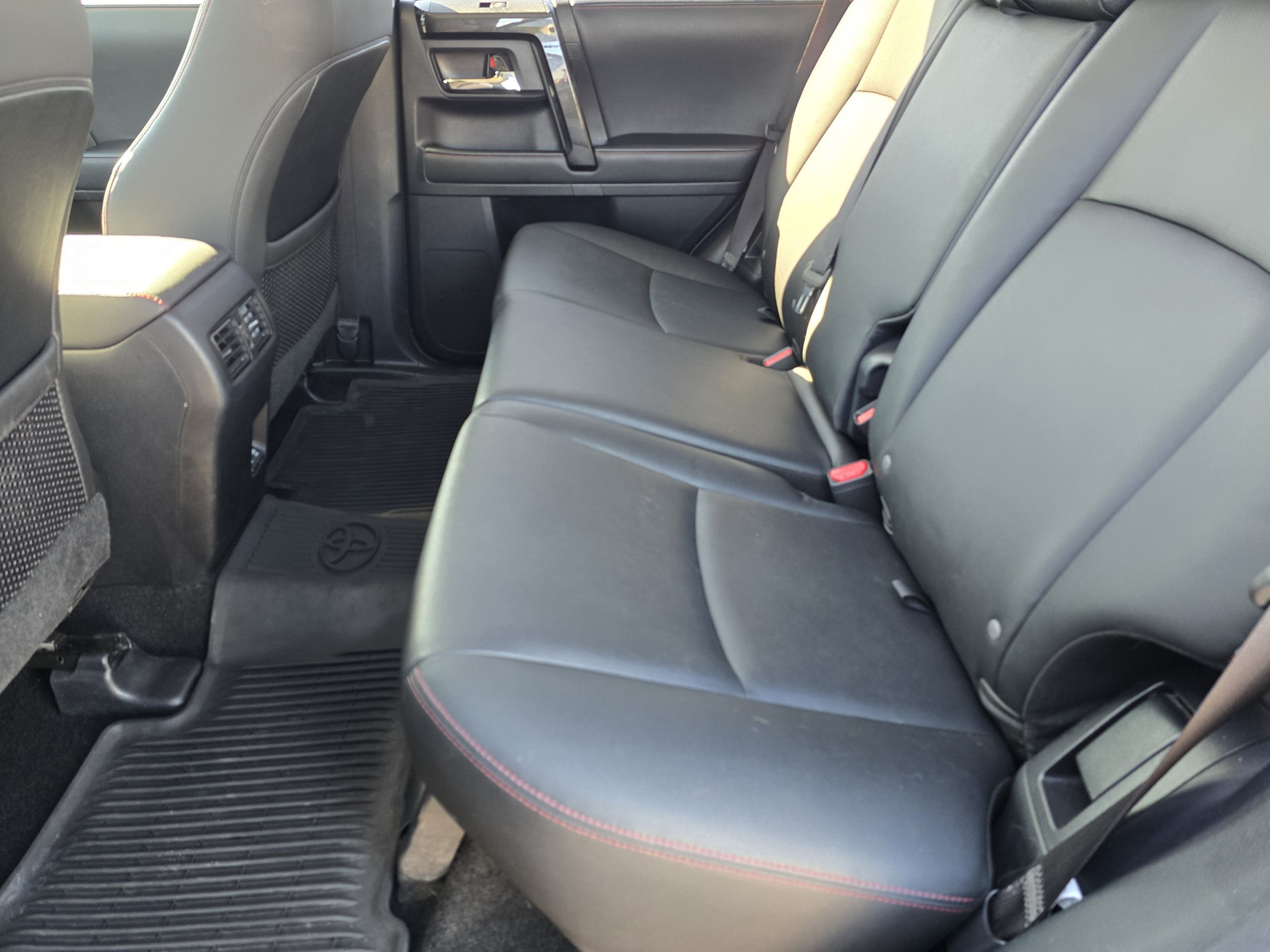Used 2020 Toyota 4Runner TRD Off-Road Premium AWD/4WD image 6