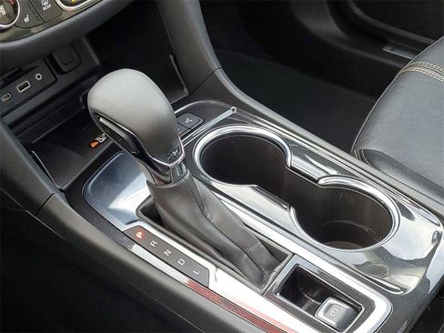 Used 2022 Chevrolet Equinox Premier image 21