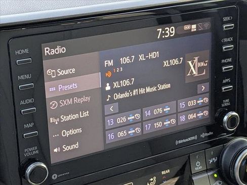 Used 2020 Toyota Highlander XLE image 13