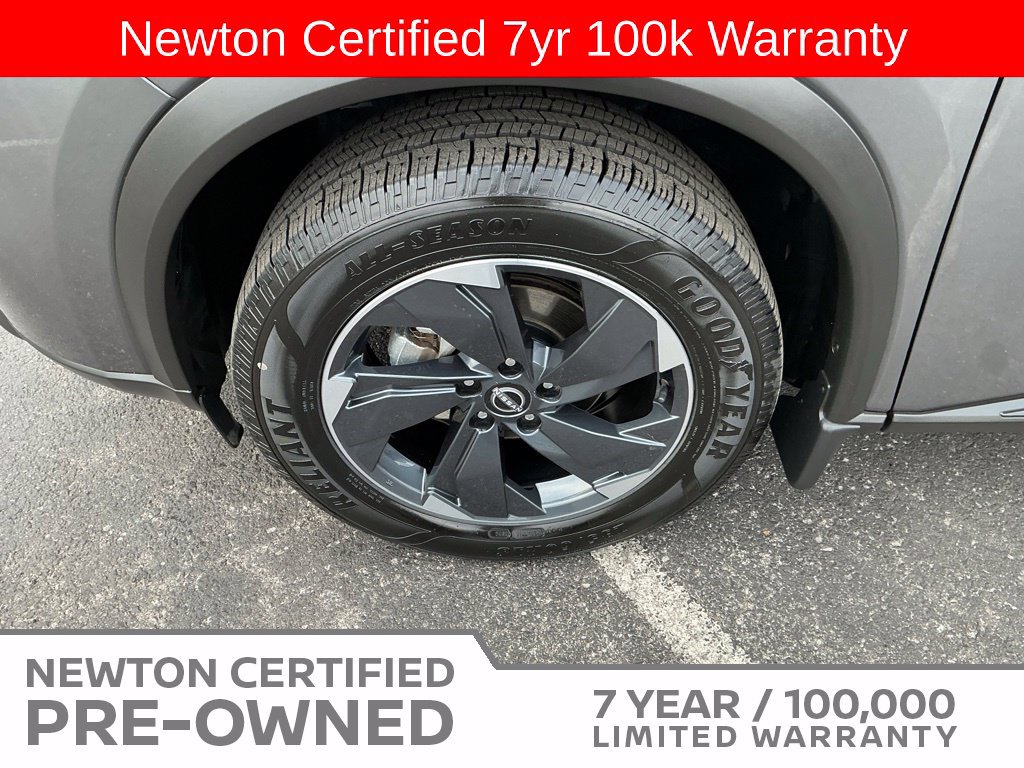 Used 2025 Nissan Rogue SV AWD/4WD image 43