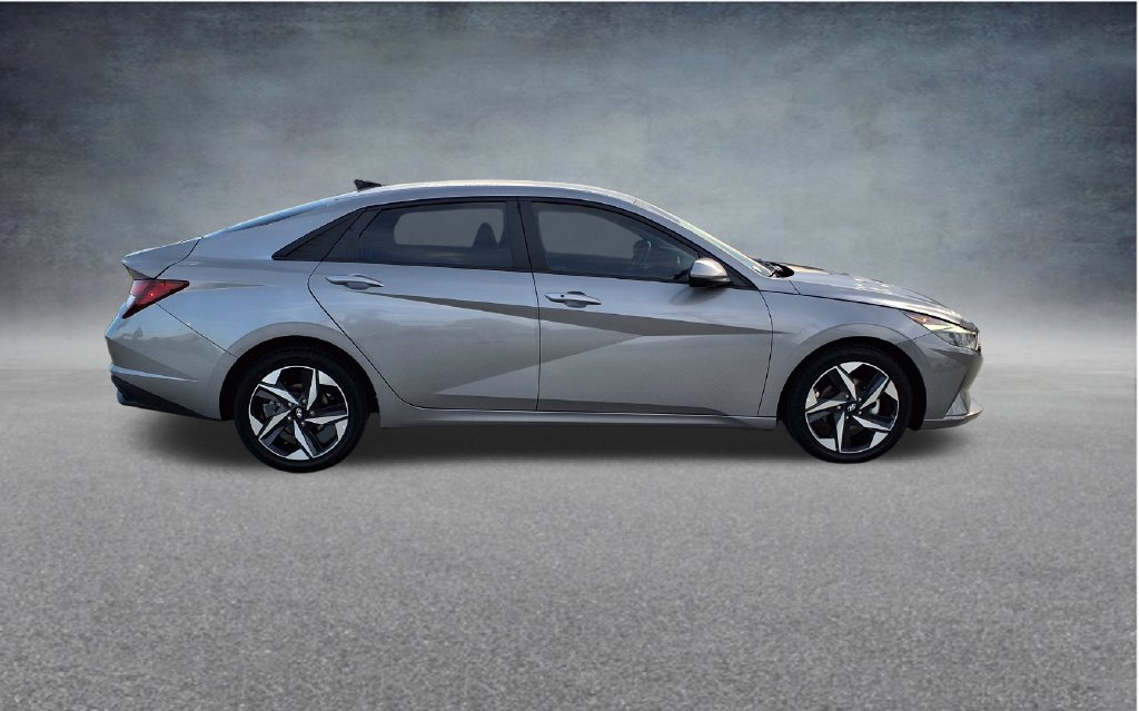 Used 2023 Hyundai Elantra SEL w/ Convenience Package FWD image 8