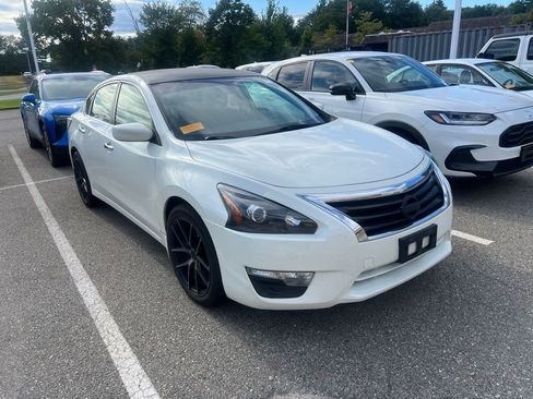 Used 2014 Nissan Altima 2.5 SV FWD image 1