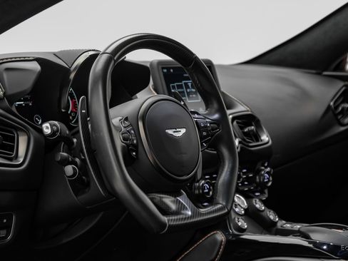 Used 2020 Aston Martin V8 Vantage Coupe RWD image 46
