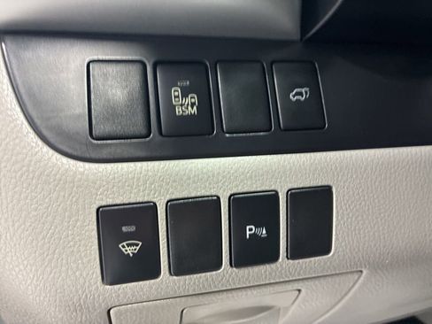 Used 2015 Toyota Highlander Limited image 18