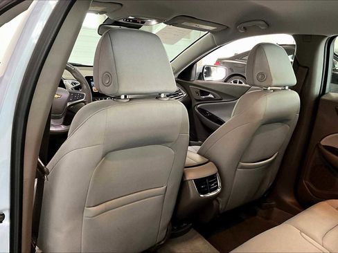 Used 2018 Chevrolet Malibu LT w/ Driver Confidence Package image 10