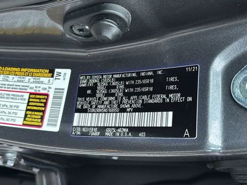 Used 2022 Toyota Highlander XLE image 35