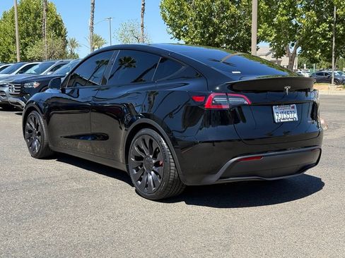 Used 2023 Tesla Model Y Performance AWD/4WD image 8