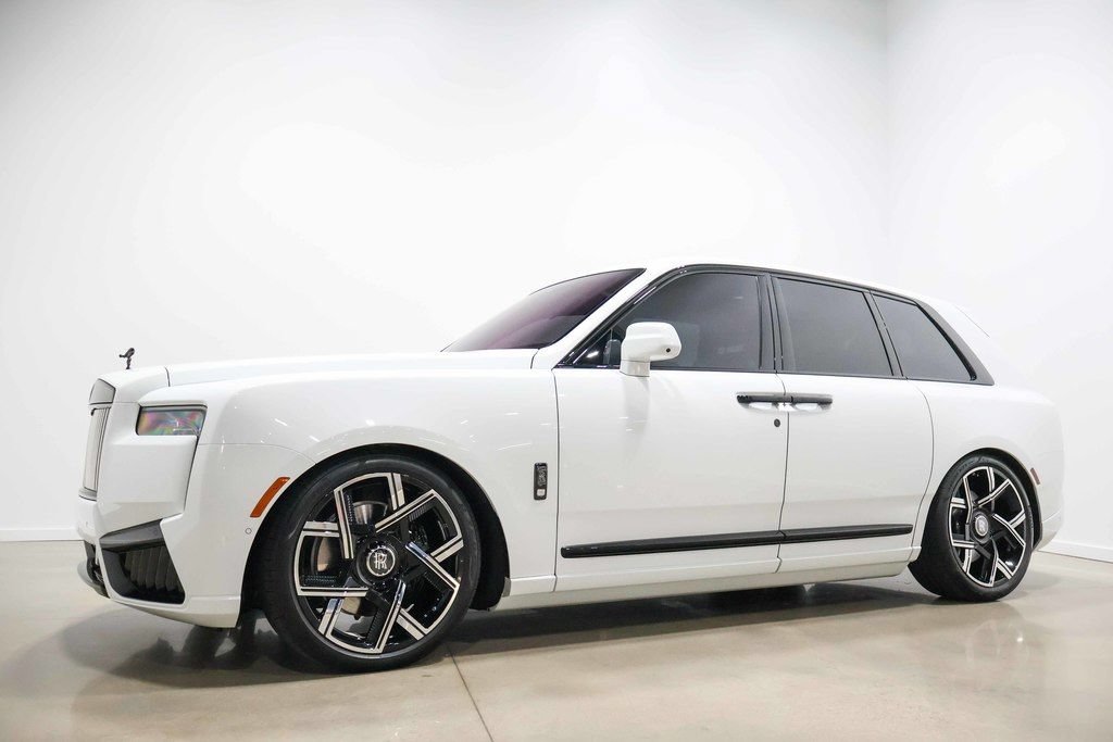 Used 2025 Rolls-Royce Cullinan Black Badge AWD/4WD image 25