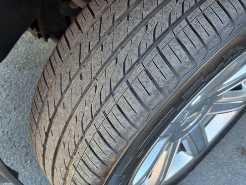 Used 2017 Cadillac Escalade Luxury image 16