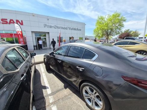 Used 2021 MAZDA MAZDA3 s image 38