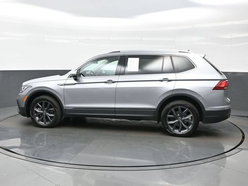 Used 2022 Volkswagen Tiguan SE AWD/4WD image 3