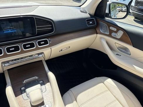 Used 2022 Mercedes-Benz GLS 450 4MATIC image 16