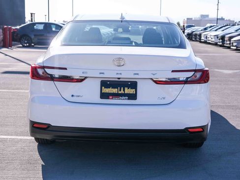 Used 2025 Toyota Camry LE FWD image 5