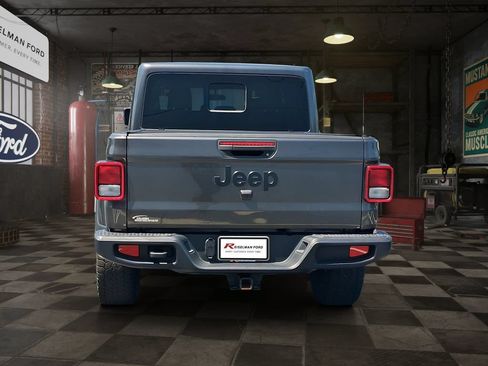 Used 2025 Jeep Gladiator Sport AWD/4WD image 5