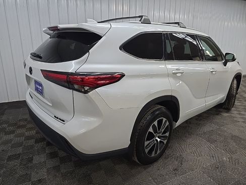 Used 2022 Toyota Highlander XLE image 10