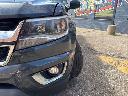 Used 2018 Chevrolet Colorado LT w/ LT Convenience Package AWD/4WD image 3