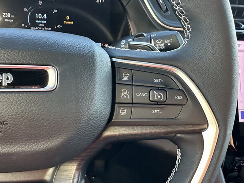 New 2025 Jeep Grand Cherokee L Limited image 23