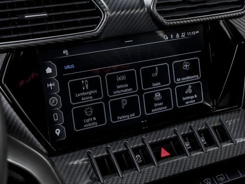 Used 2023 Lamborghini Urus Performante AWD/4WD image 26