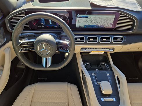 New 2026 Mercedes-Benz GLS 580 4MATIC image 14
