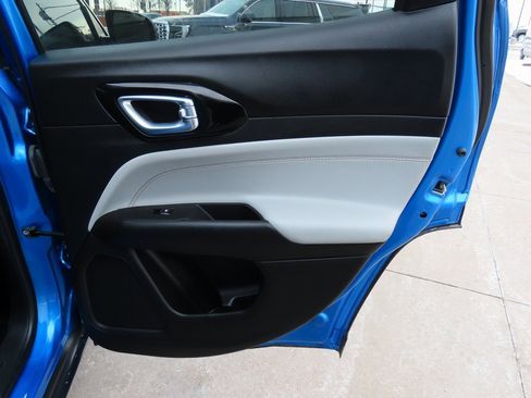 Used 2024 Jeep Compass Limited image 13