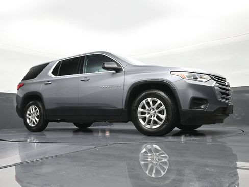 Used 2021 Chevrolet Traverse LS FWD image 26